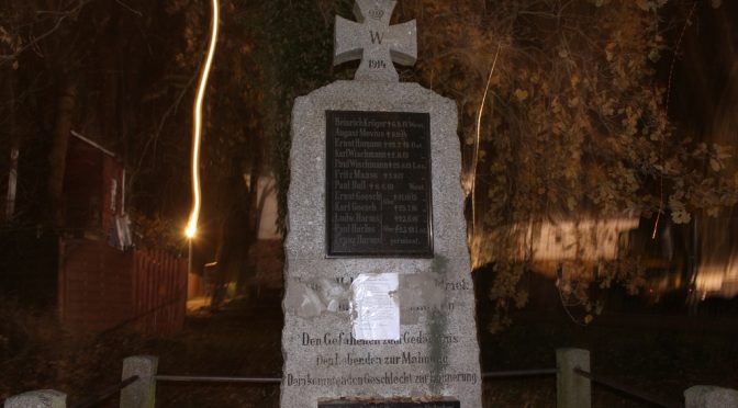 [HRO] Mehr als ein dutzend Gedenksteine für „Deutsche Helden“ im Großraum Rostock unkenntlich gemacht!