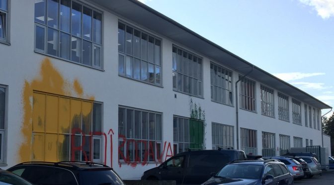 [HRO] Rheinmetall Büro mit Farbe angegriffen